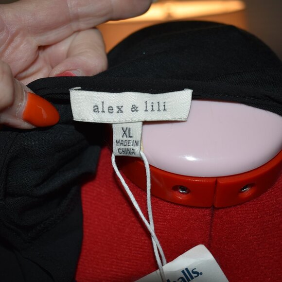 blouse - Picture 6 of 7